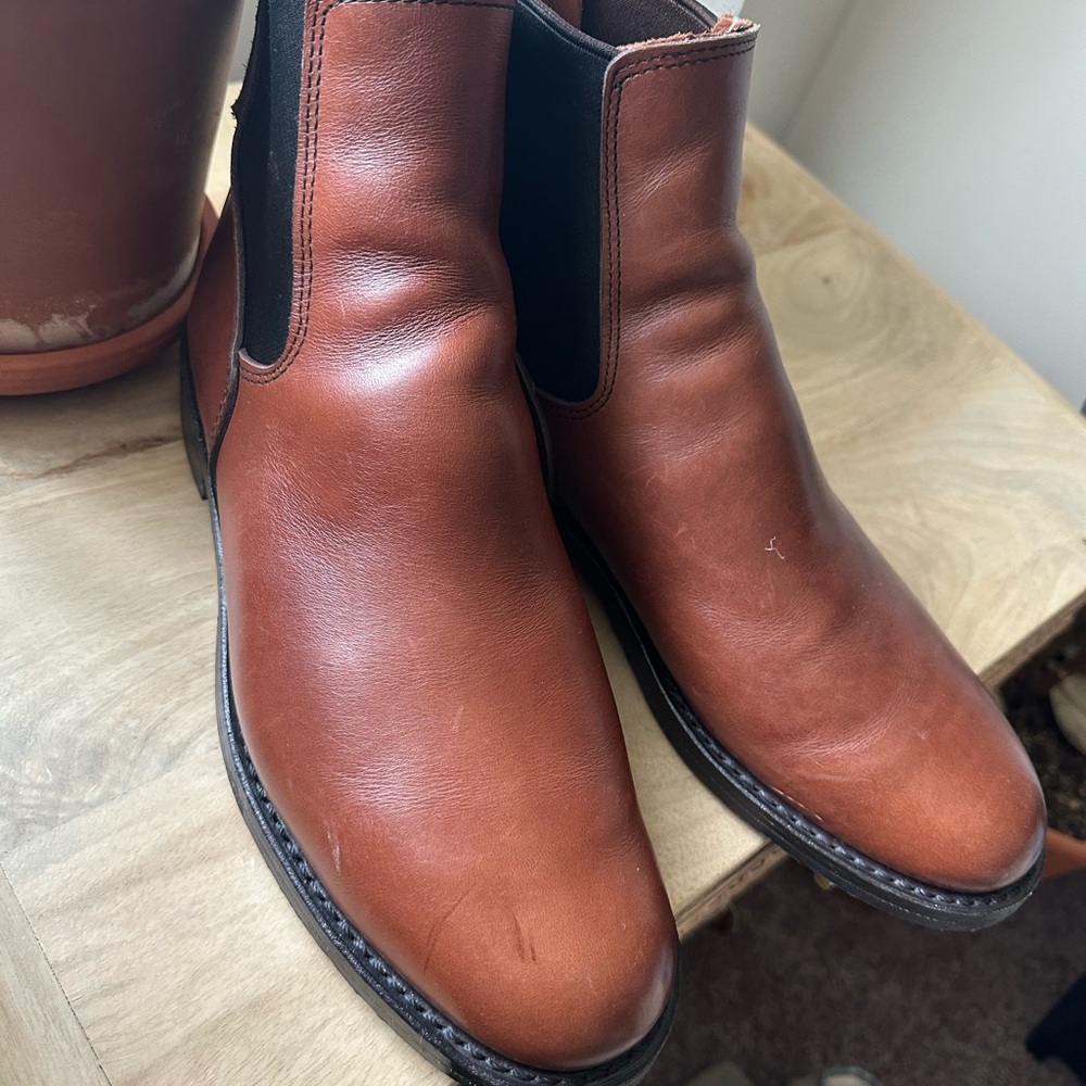 Red Wing Williston Chelsea Boot (8.5) Seconds